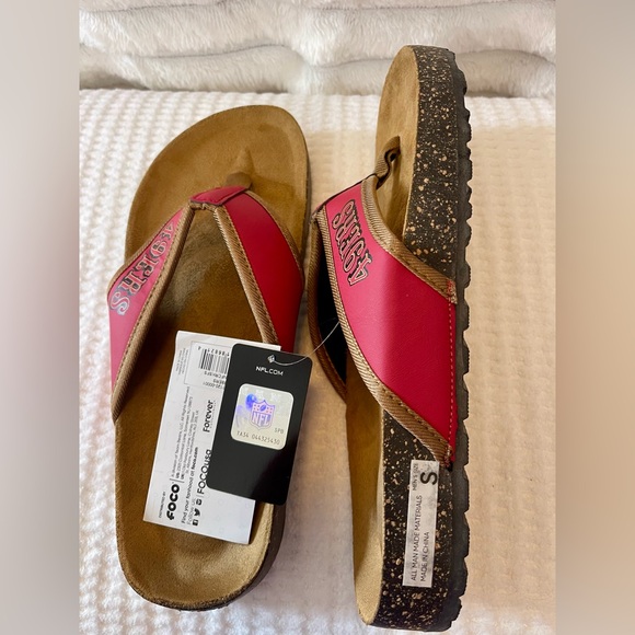 NFL 49ers Red and Tan Flip Flops by FOCO (Forever Collectibles); Size: Small main image 4